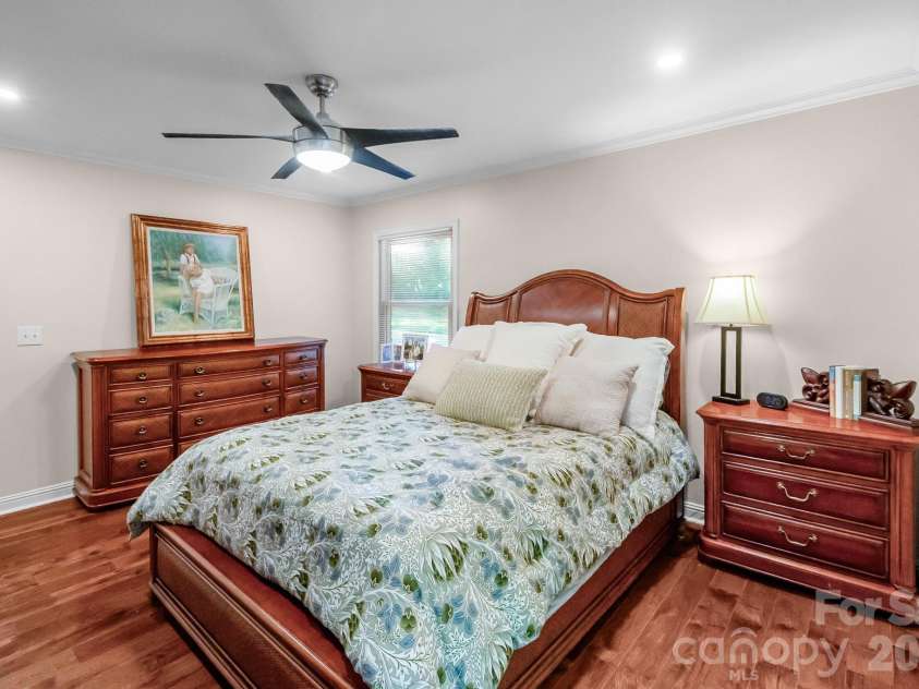 10112 Withers Road, Charlotte, NC 28278.  MLS# CAR4392504, YatesRealty ID 30102. 