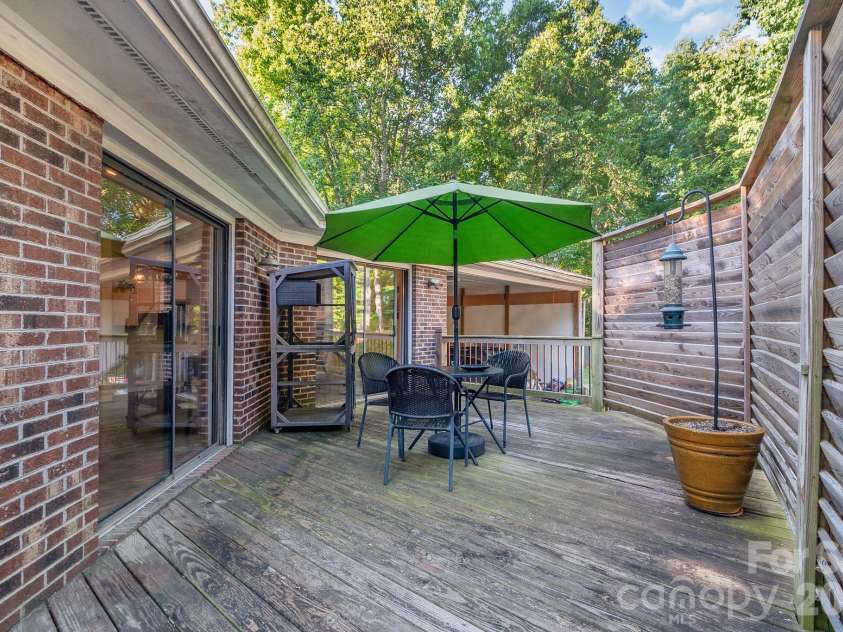 10112 Withers Road, Charlotte, NC 28278.  MLS# CAR4392504, YatesRealty ID 30102. 