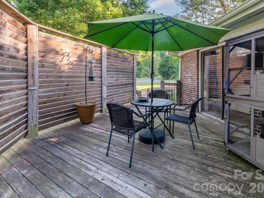 10112 Withers Road, Charlotte, NC 28278.  MLS# CAR4392504, YatesRealty ID 30102. 