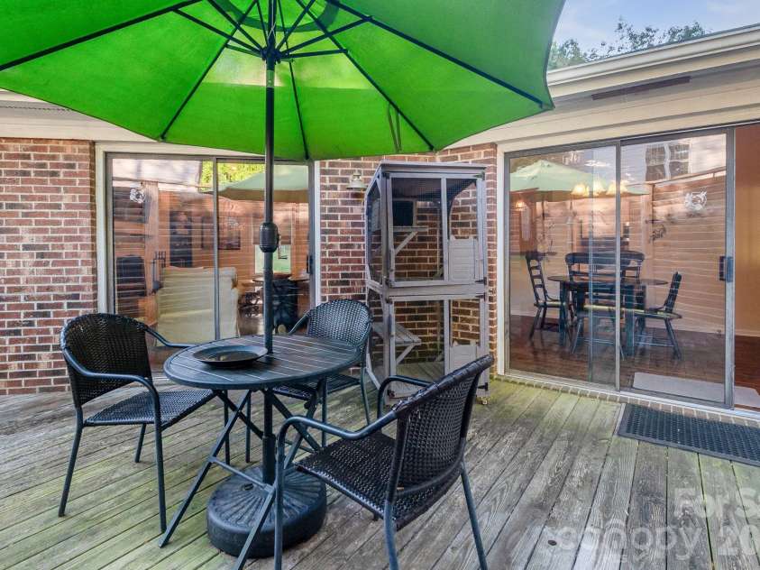 10112 Withers Road, Charlotte, NC 28278.  MLS# CAR4392504, YatesRealty ID 30102. 