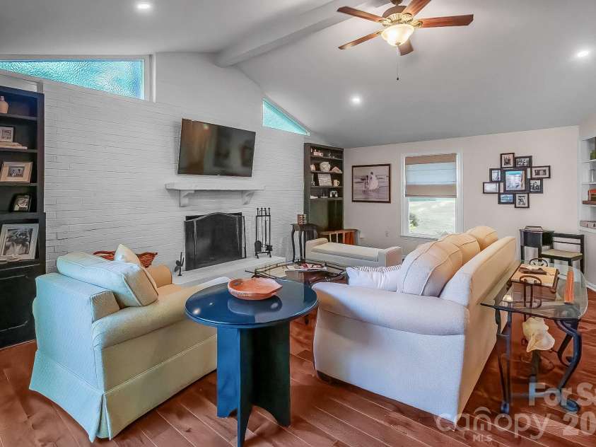 10112 Withers Road, Charlotte, NC 28278.  MLS# CAR4392504, YatesRealty ID 30102. 