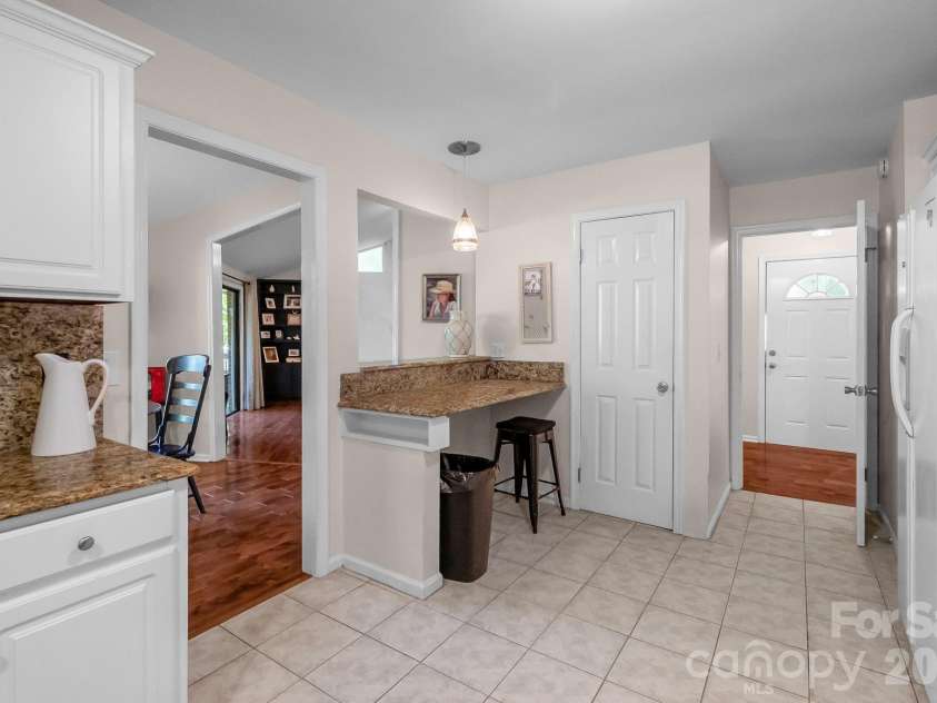 10112 Withers Road, Charlotte, NC 28278.  MLS# CAR4392504, YatesRealty ID 30102. 
