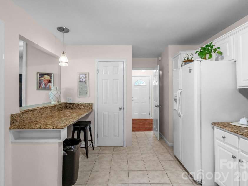 10112 Withers Road, Charlotte, NC 28278.  MLS# CAR4392504, YatesRealty ID 30102. 