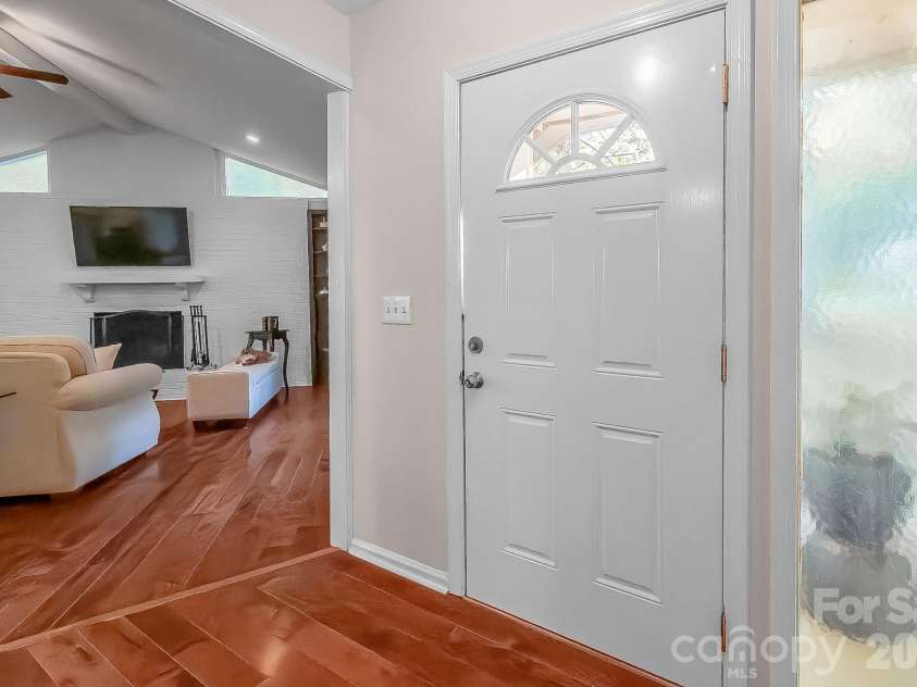 10112 Withers Road, Charlotte, NC 28278.  MLS# CAR4392504, YatesRealty ID 30102. 