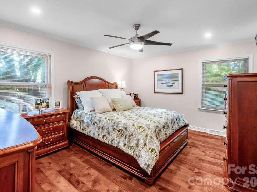 10112 Withers Road, Charlotte, NC 28278.  MLS# CAR4392504, YatesRealty ID 30102. 