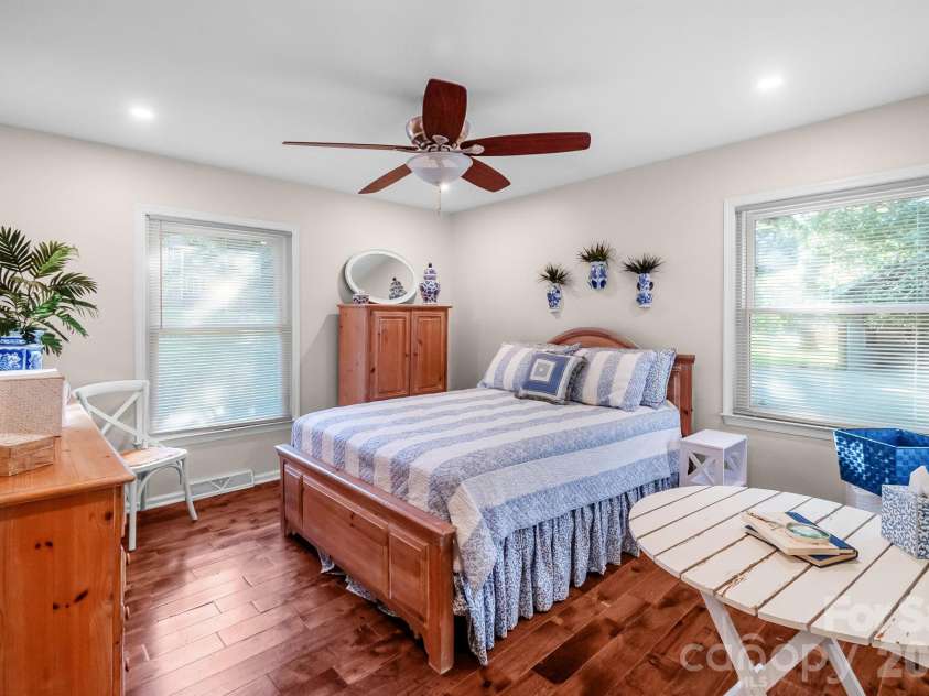 10112 Withers Road, Charlotte, NC 28278.  MLS# CAR4392504, YatesRealty ID 30102. 