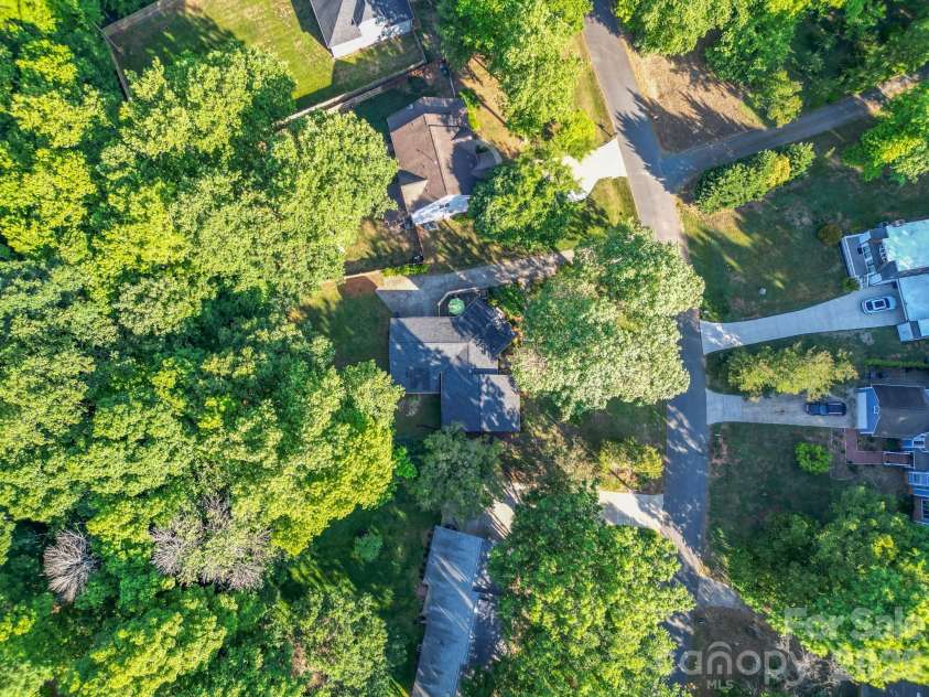 10112 Withers Road, Charlotte, NC 28278.  MLS# CAR4392504, YatesRealty ID 30102. 