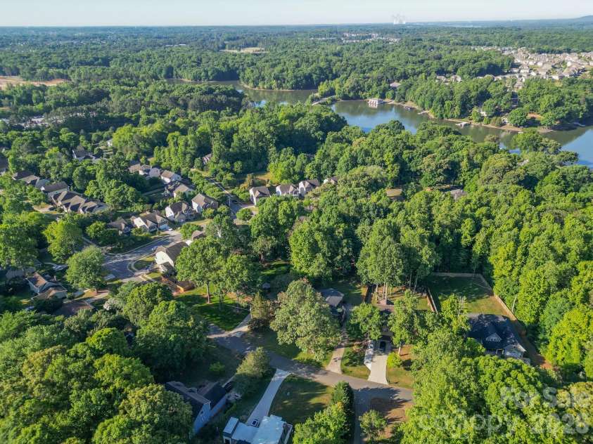 10112 Withers Road, Charlotte, NC 28278.  MLS# CAR4392504, YatesRealty ID 30102. 