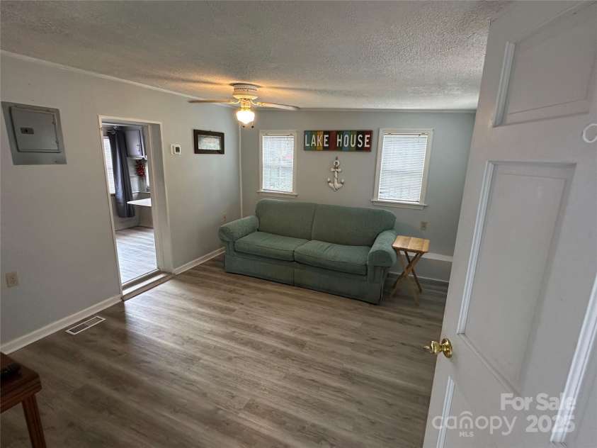 105 Marina Lane, New London, NC 28127.  MLS# CAR4276987, YatesRealty ID 30102. 