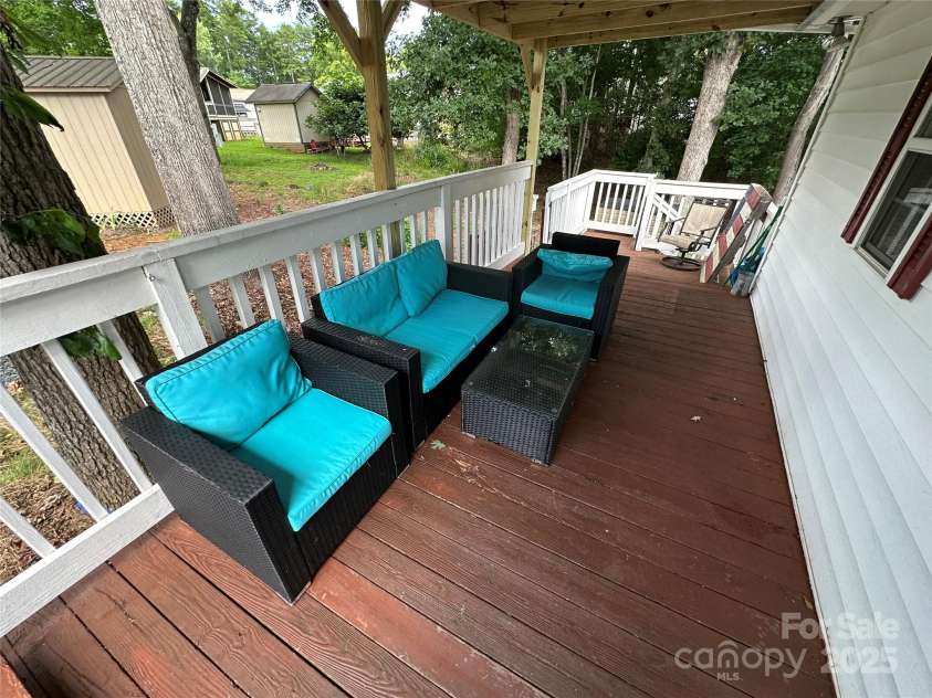 105 Marina Lane, New London, NC 28127.  MLS# CAR4276987, YatesRealty ID 30102. 