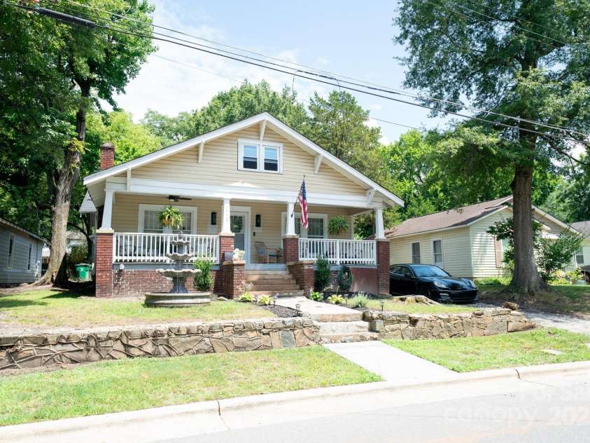 1712 Umstead Street, Charlotte, NC 28205.  MLS# CAR4274346, YatesRealty ID 30104. 