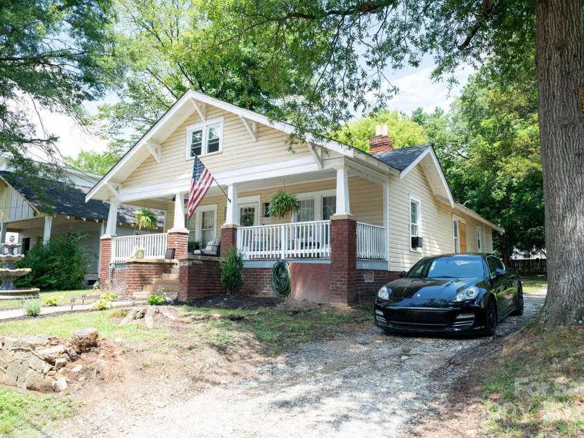 1712 Umstead Street, Charlotte, NC 28205.  MLS# CAR4274346, YatesRealty ID 30104. 