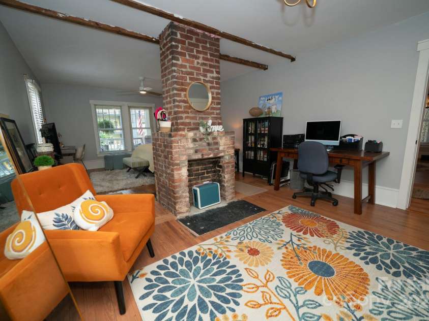 1712 Umstead Street, Charlotte, NC 28205.  MLS# CAR4274346, YatesRealty ID 30104. Current Primary Bedroom