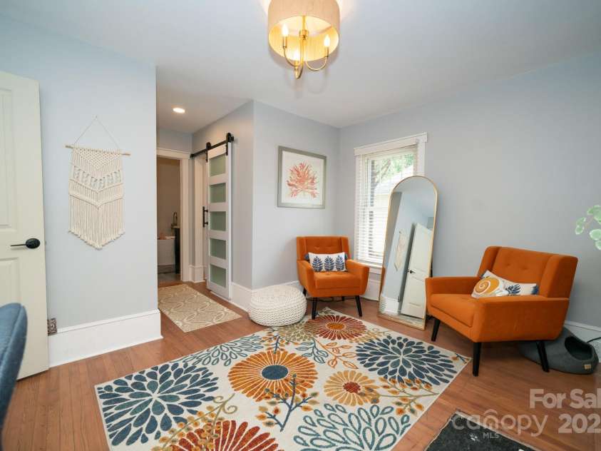 1712 Umstead Street, Charlotte, NC 28205.  MLS# CAR4274346, YatesRealty ID 30104. Current Primary Bedroom