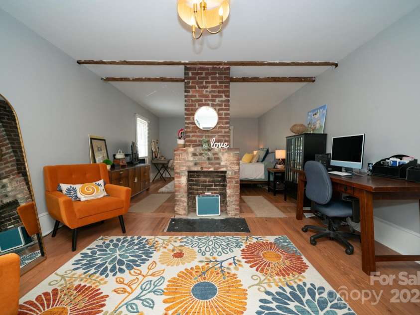 1712 Umstead Street, Charlotte, NC 28205.  MLS# CAR4274346, YatesRealty ID 30104. Current Primary Bedroom