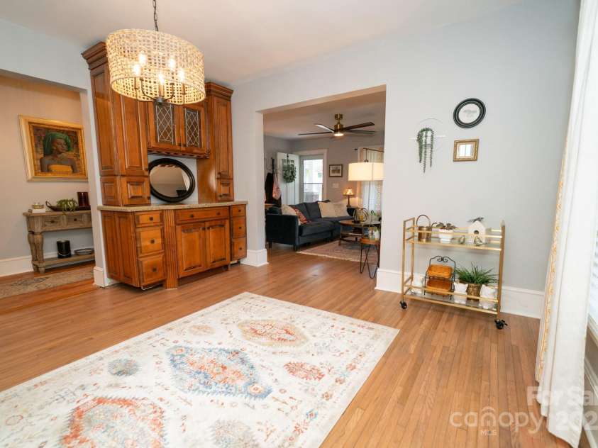 1712 Umstead Street, Charlotte, NC 28205.  MLS# CAR4274346, YatesRealty ID 30104. Dining Room