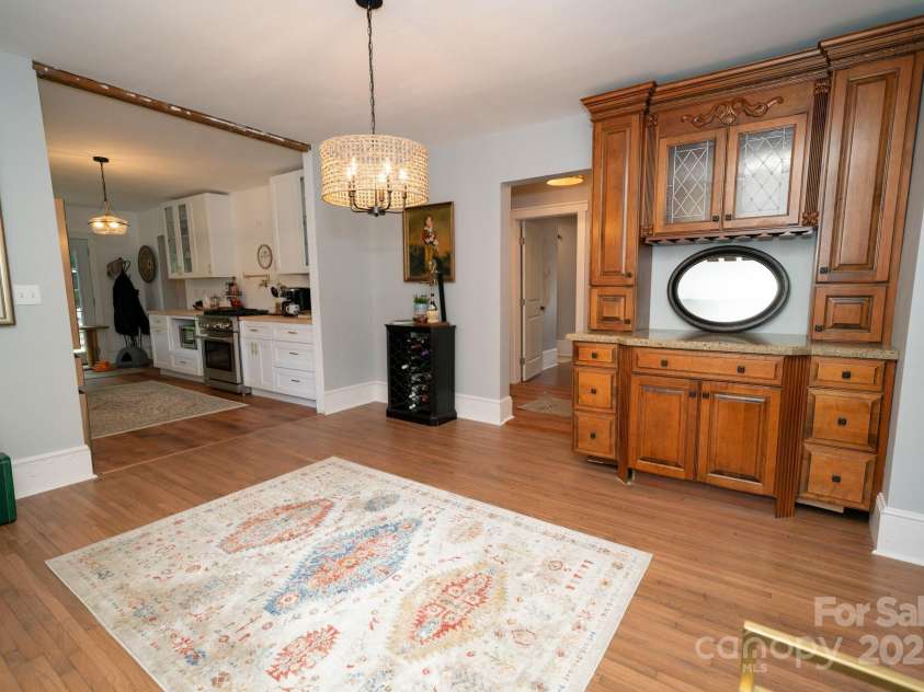 1712 Umstead Street, Charlotte, NC 28205.  MLS# CAR4274346, YatesRealty ID 30104. Dining Room