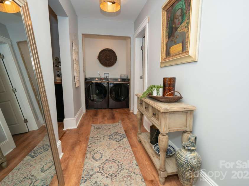 1712 Umstead Street, Charlotte, NC 28205.  MLS# CAR4274346, YatesRealty ID 30104. Entry area and Laundry Closet