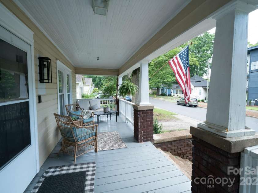 1712 Umstead Street, Charlotte, NC 28205.  MLS# CAR4274346, YatesRealty ID 30104. Large Front Porch