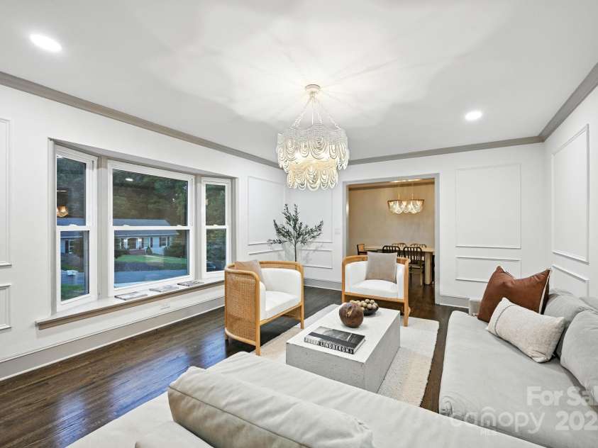 710 Peranna Place, Charlotte, NC 28211.  MLS# CAR4285636, YatesRealty ID 30105. 