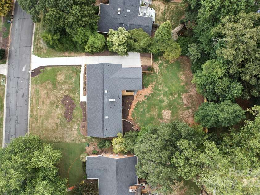 710 Peranna Place, Charlotte, NC 28211.  MLS# CAR4285636, YatesRealty ID 30105. 