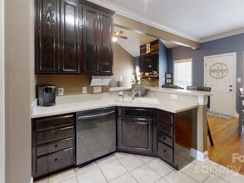 918 Huntington Hills Drive, Lincolnton, NC 28092.  MLS# CAR4283082, YatesRealty ID 30107. 