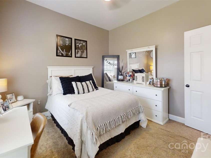 918 Huntington Hills Drive, Lincolnton, NC 28092.  MLS# CAR4283082, YatesRealty ID 30107. 