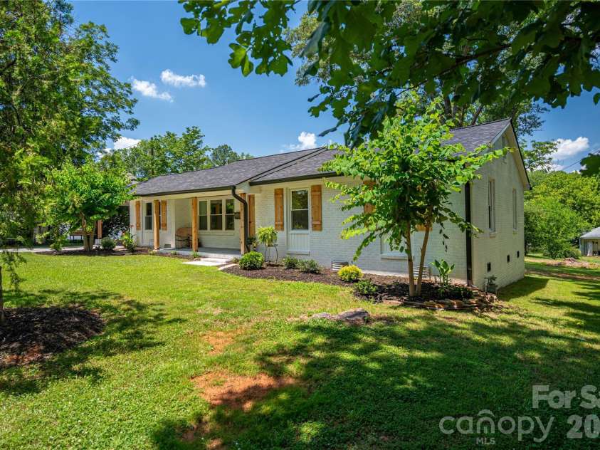 220 Lackey Street, Kings Mountain, NC 28086.  MLS# CAR4393044, YatesRealty ID 30108. 