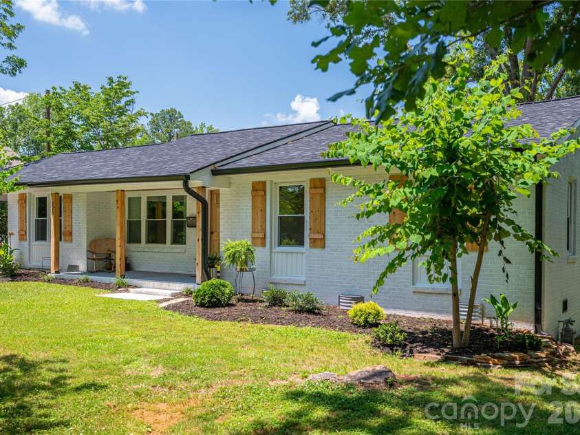 220 Lackey Street, Kings Mountain, NC 28086.  MLS# CAR4393044, YatesRealty ID 30108. 