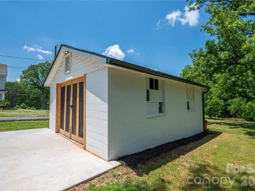 220 Lackey Street, Kings Mountain, NC 28086.  MLS# CAR4393044, YatesRealty ID 30108. 