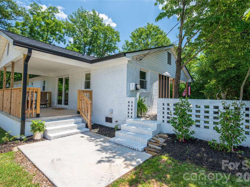 220 Lackey Street, Kings Mountain, NC 28086.  MLS# CAR4393044, YatesRealty ID 30108. 