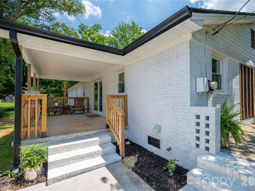 220 Lackey Street, Kings Mountain, NC 28086.  MLS# CAR4393044, YatesRealty ID 30108. 
