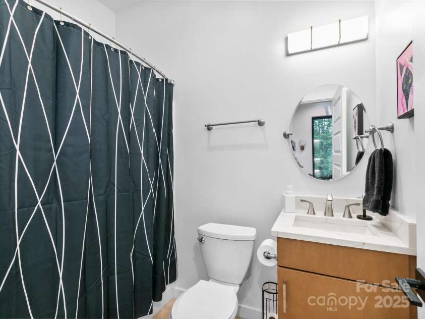 88 Candyland Court, Candler, NC 28715.  MLS# CAR4285213, YatesRealty ID 30108. Bathroom #2