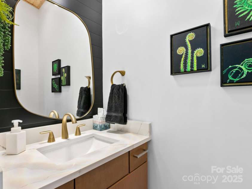 88 Candyland Court, Candler, NC 28715.  MLS# CAR4285213, YatesRealty ID 30108. Bathroom #3
