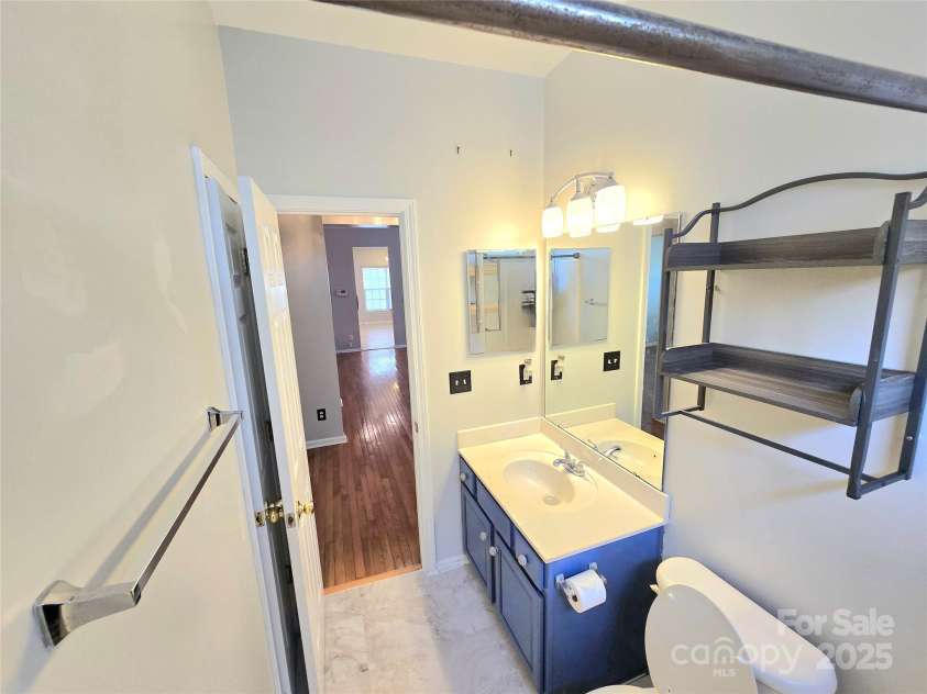 2226 Elendil Lane, Charlotte, NC 28269.  MLS# CAR4264018, YatesRealty ID 30109. 