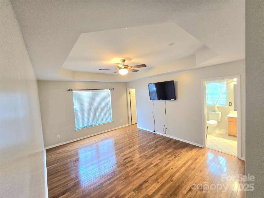 2226 Elendil Lane, Charlotte, NC 28269.  MLS# CAR4264018, YatesRealty ID 30109. 