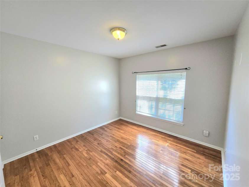 2226 Elendil Lane, Charlotte, NC 28269.  MLS# CAR4264018, YatesRealty ID 30109. 