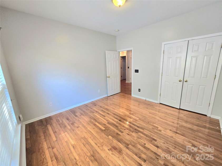 2226 Elendil Lane, Charlotte, NC 28269.  MLS# CAR4264018, YatesRealty ID 30109. 