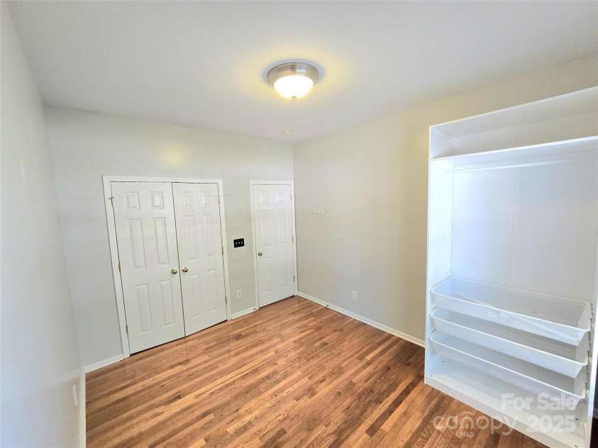 2226 Elendil Lane, Charlotte, NC 28269.  MLS# CAR4264018, YatesRealty ID 30109. 