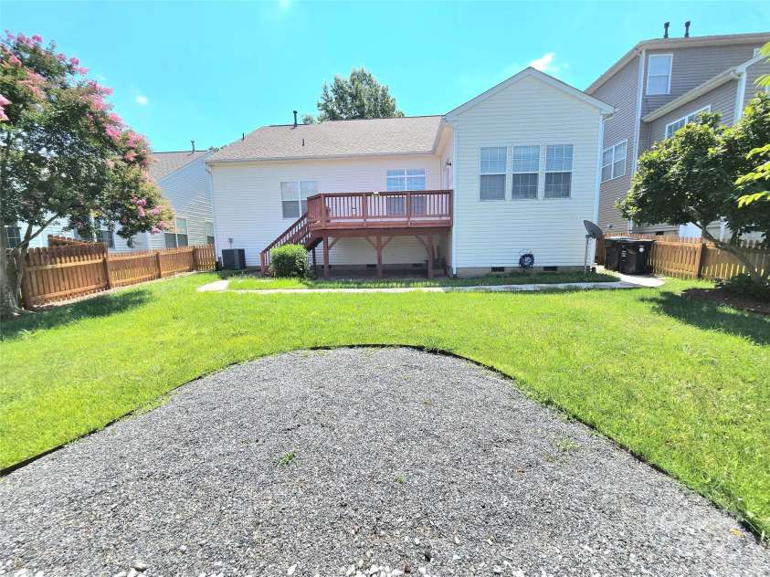 2226 Elendil Lane, Charlotte, NC 28269.  MLS# CAR4264018, YatesRealty ID 30109. Back Yard