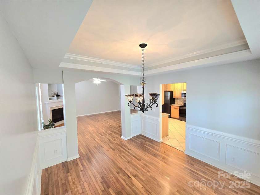 2226 Elendil Lane, Charlotte, NC 28269.  MLS# CAR4264018, YatesRealty ID 30109. Diningroom facing kitchen