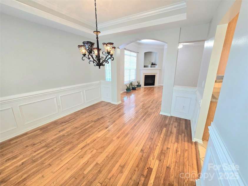2226 Elendil Lane, Charlotte, NC 28269.  MLS# CAR4264018, YatesRealty ID 30109. Diningroom facing livingroom