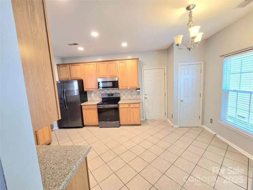 2226 Elendil Lane, Charlotte, NC 28269.  MLS# CAR4264018, YatesRealty ID 30109. Kitchen