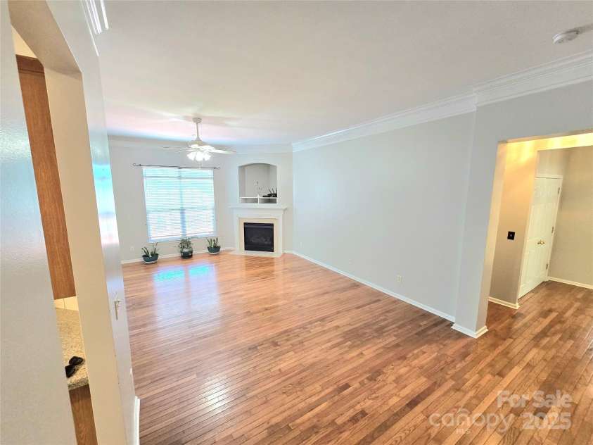 2226 Elendil Lane, Charlotte, NC 28269.  MLS# CAR4264018, YatesRealty ID 30109. Livingroom facing hallway