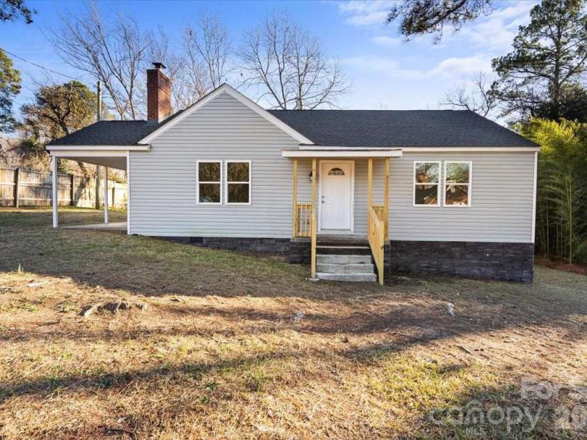 165 Lacy Street, Chester, SC 29706.  MLS# CAR4338472, YatesRealty ID 3011. Front of House