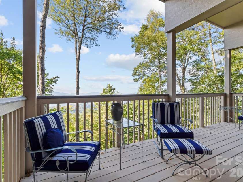 430 Rhododendron Lane, Burnsville, NC 28714.  MLS# CAR4302757, YatesRealty ID 3011. 