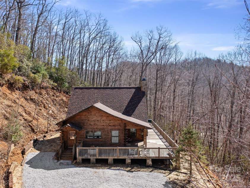 91 Golden Trout Drive, Spruce Pine, NC 28777.  MLS# CAR4238725, YatesRealty ID 3011. 