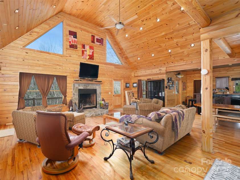 91 Golden Trout Drive, Spruce Pine, NC 28777.  MLS# CAR4238725, YatesRealty ID 3011. 