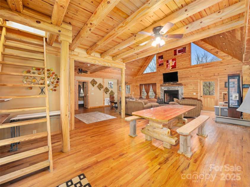 91 Golden Trout Drive, Spruce Pine, NC 28777.  MLS# CAR4238725, YatesRealty ID 3011. 