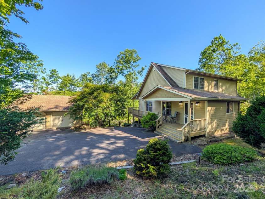 355 Rosewood Lane, Burnsville, NC 28714.  MLS# CAR4263679, YatesRealty ID 30113. 